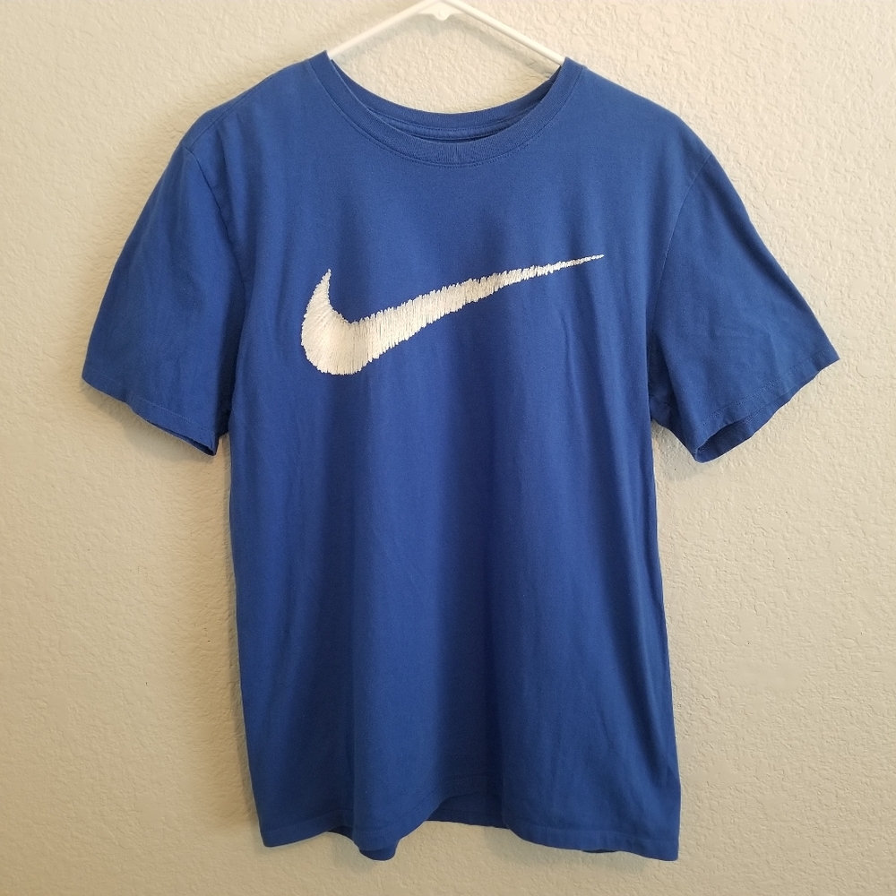 Nike Blue and White Men's Athletic Cut Shirt